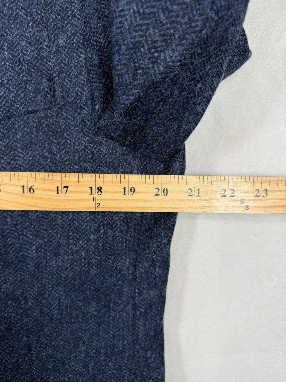 J. Crew 40R Ludlow Herringbone MOON British Cloth Navy Two-Button Sport Coat